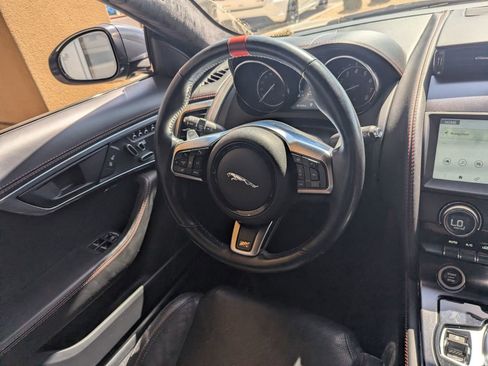 Used 2020 Jaguar F-TYPE Checkered Flag image 17