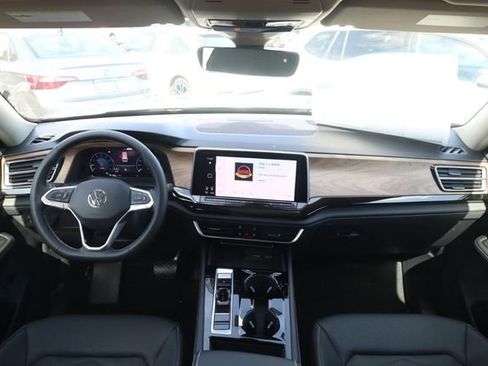 New 2026 Volkswagen Atlas SE image 7