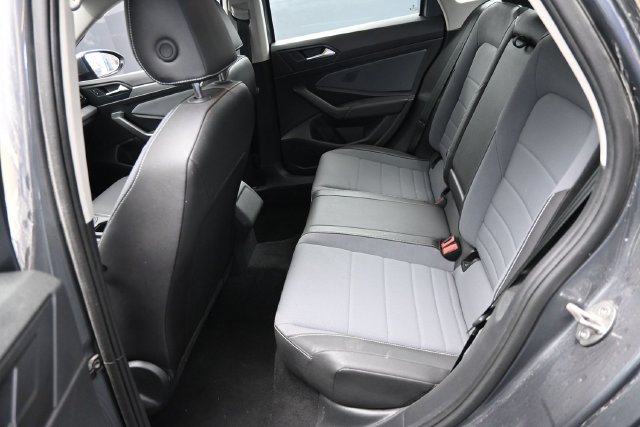 Used 2025 Volkswagen Jetta SE FWD image 26