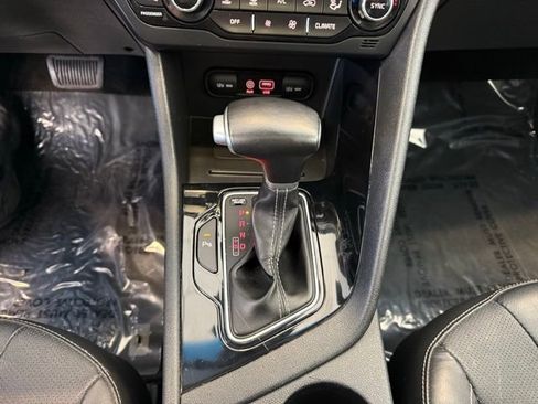 Used 2018 Kia Niro EX w/ EX Premium Package image 16