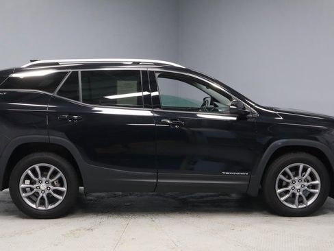 Used 2022 GMC Terrain SLT w/ LPO, Floor Liner Package image 11