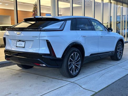 New 2026 Cadillac Lyriq Sport image 5