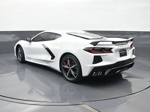 Used 2023 Chevrolet Corvette Stingray Preferred Cpe w/ Z51 Performance Package RWD image 3
