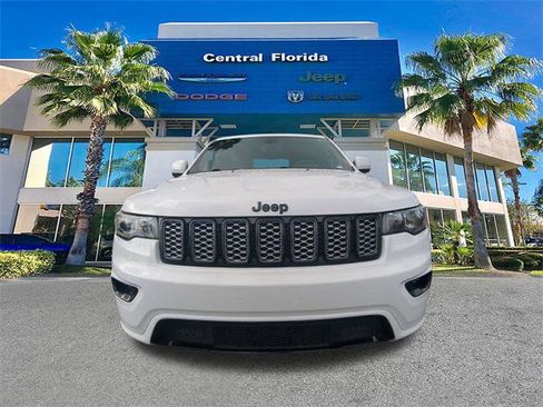 Certified 2020 Jeep Grand Cherokee Altitude image 3