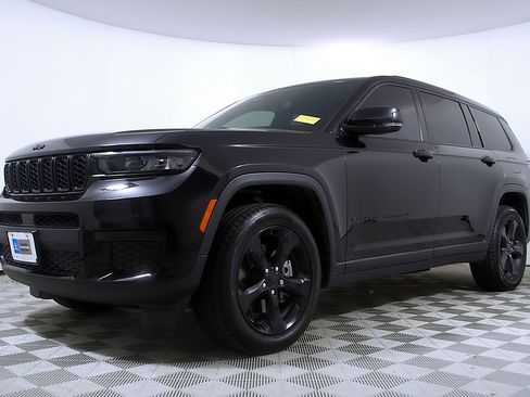 Used 2021 Jeep Grand Cherokee L Altitude image 2