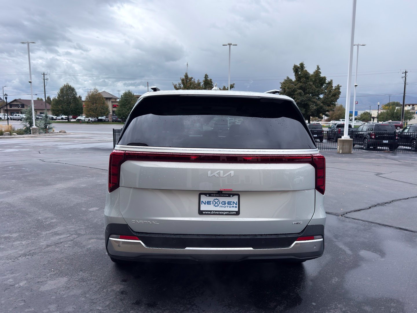 Used 2026 Kia Carnival SX FWD image 7