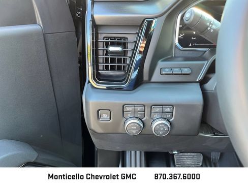 New 2026 GMC Sierra 1500 AT4 w/ AT4 Premium Package AWD/4WD image 12