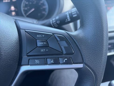 Used 2019 Nissan Kicks SV FWD image 14