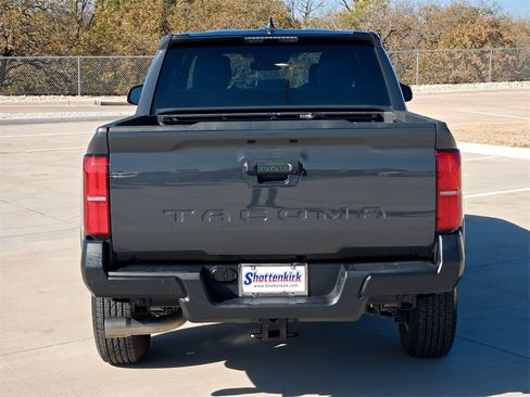 Used 2025 Toyota Tacoma SR image 7
