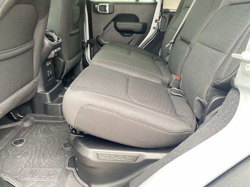 Certified 2023 Jeep Wrangler Unlimited w/ Sun & Screen Package image 19