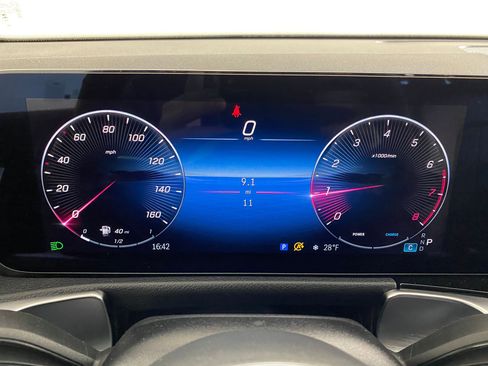 Used 2026 Mercedes-Benz GLB 250 4MATIC image 20