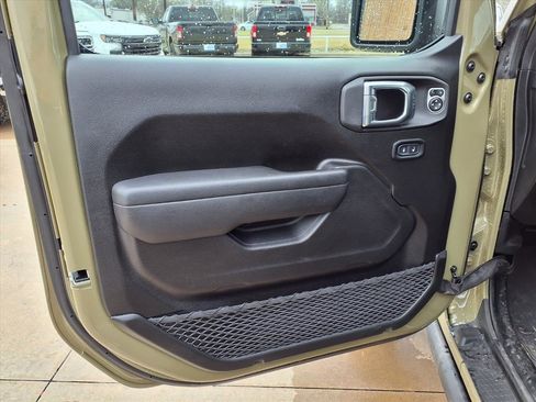 Used 2025 Jeep Gladiator Rubicon image 16
