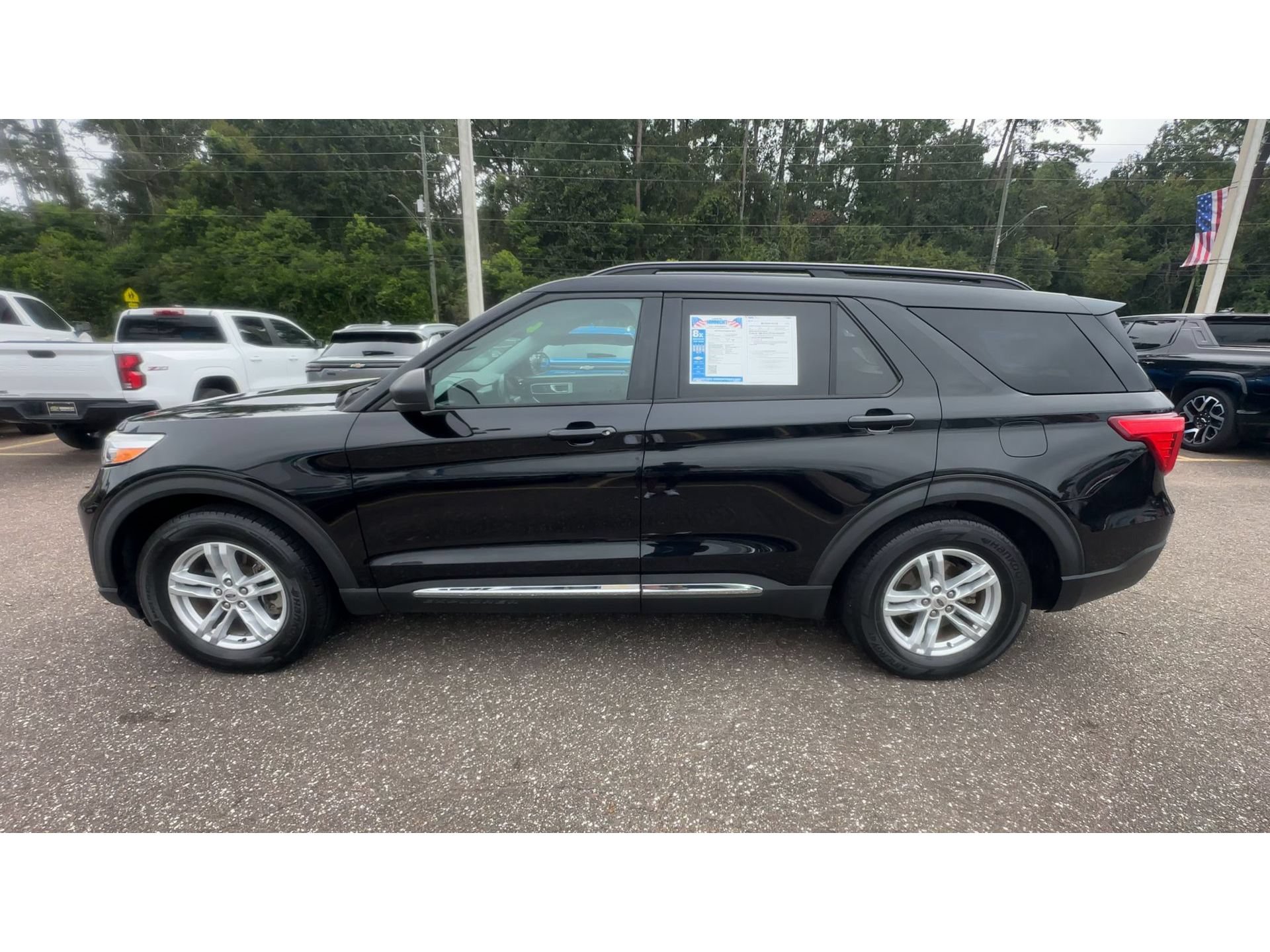Used 2021 Ford Explorer XLT RWD image 5