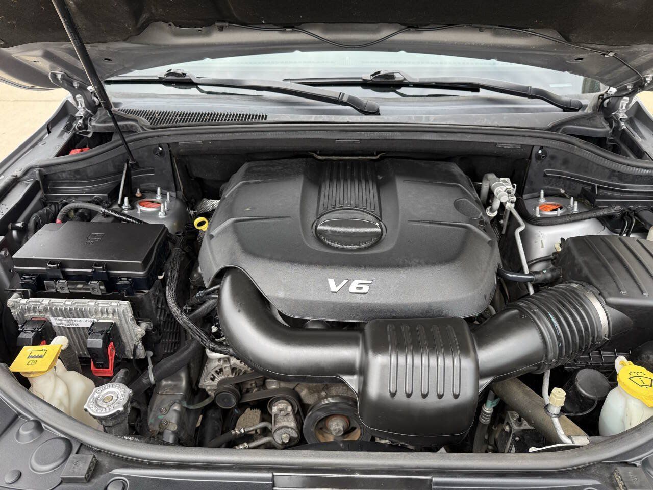 Used 2015 Jeep Grand Cherokee Altitude AWD/4WD image 9