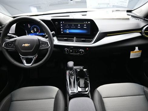 New 2026 Chevrolet Trax LT w/ Driver Confidence Package FWD image 18