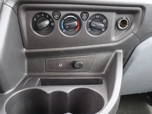 Used 2019 Ford Transit 250 138 RWD image 9