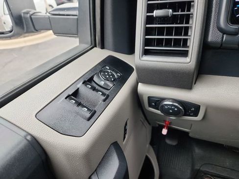 Used 2022 Ford F250 XL w/ Power Equipment Group image 36