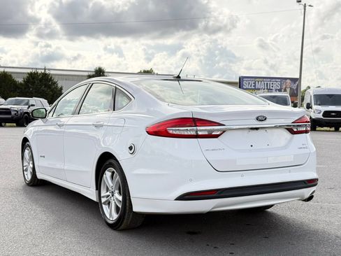 Used 2018 Ford Fusion SE w/ Equipment Group 602A FWD image 8