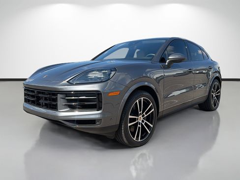 Used 2025 Porsche Cayenne Coupe image 7