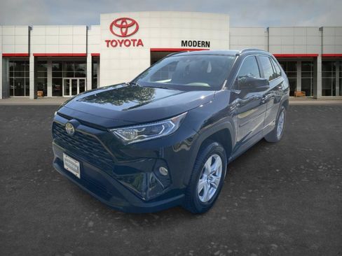 Used 2020 Toyota RAV4 XLE w/ XLE Grade Weather Package AWD/4WD image 1