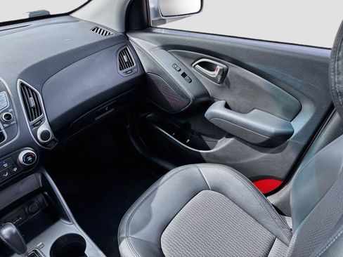 Used 2010 Hyundai Tucson GLS w/ Popular Equipment Pkg 2 AWD/4WD image 23