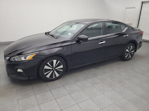 Used 2022 Nissan Altima 2.5 SV AWD/4WD image 2