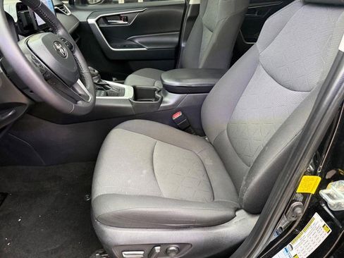 Used 2022 Toyota RAV4 XLE w/ Convenience Package image 16