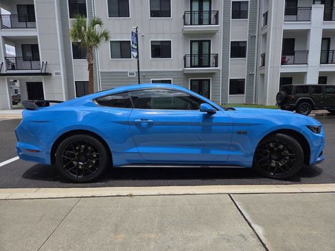 Used 2017 Ford Mustang GT RWD image 5