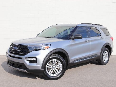 Used 2020 Ford Explorer XLT w/ Equipment Group 202A image 22