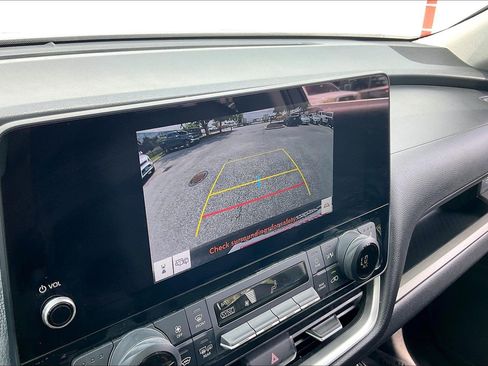 Used 2025 Toyota Grand Highlander FWD image 26