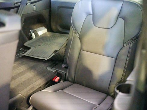 New 2025 Volvo XC90 B6 Ultra w/ Lounge Package image 16