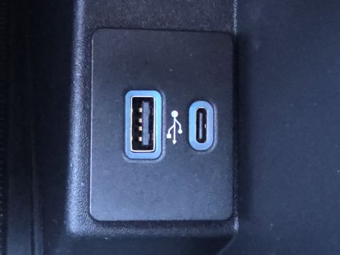 Used 2021 Ford Edge ST-Line image 20