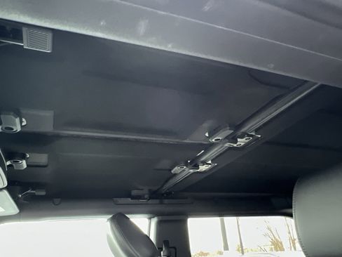 Used 2024 Ford Bronco Wildtrak image 22