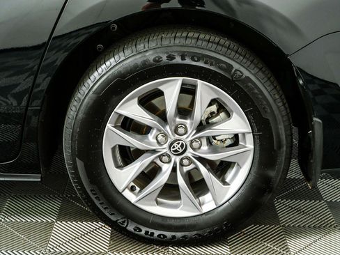 Used 2025 Toyota Sienna XLE w/ XLE Plus Package FWD image 38