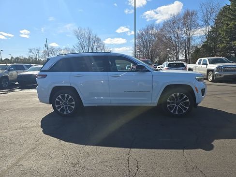 Used 2023 Jeep Grand Cherokee Overland image 5