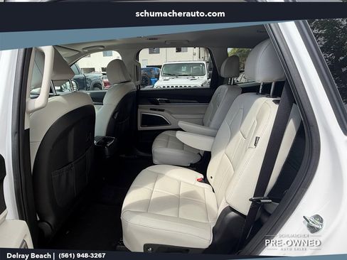 Used 2023 Kia Telluride EX w/ EX Captain's Chair Package AWD/4WD image 12