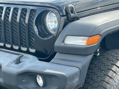 Used 2020 Jeep Gladiator Sport w/ Quick Order Package 24S AWD/4WD image 9