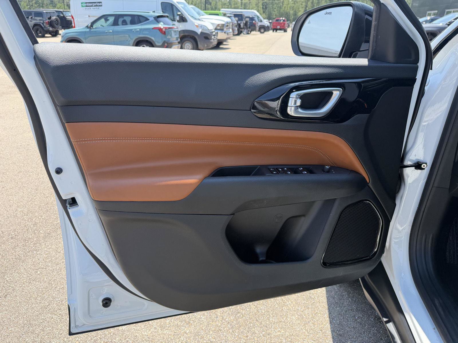 Certified 2025 Jeep Compass Limited AWD/4WD image 15