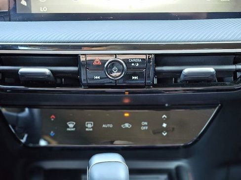 Certified 2025 Nissan Kicks SR w/ Illumination Package image 24