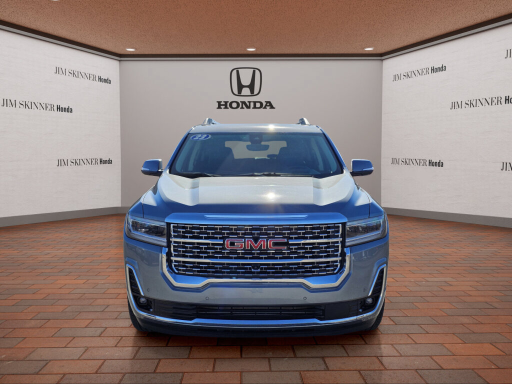 Used 2023 GMC Acadia Denali w/ Denali Technology Package FWD image 2
