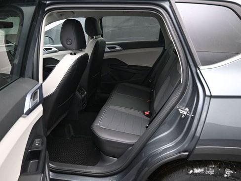 New 2026 Volkswagen Taos SE AWD/4WD image 11