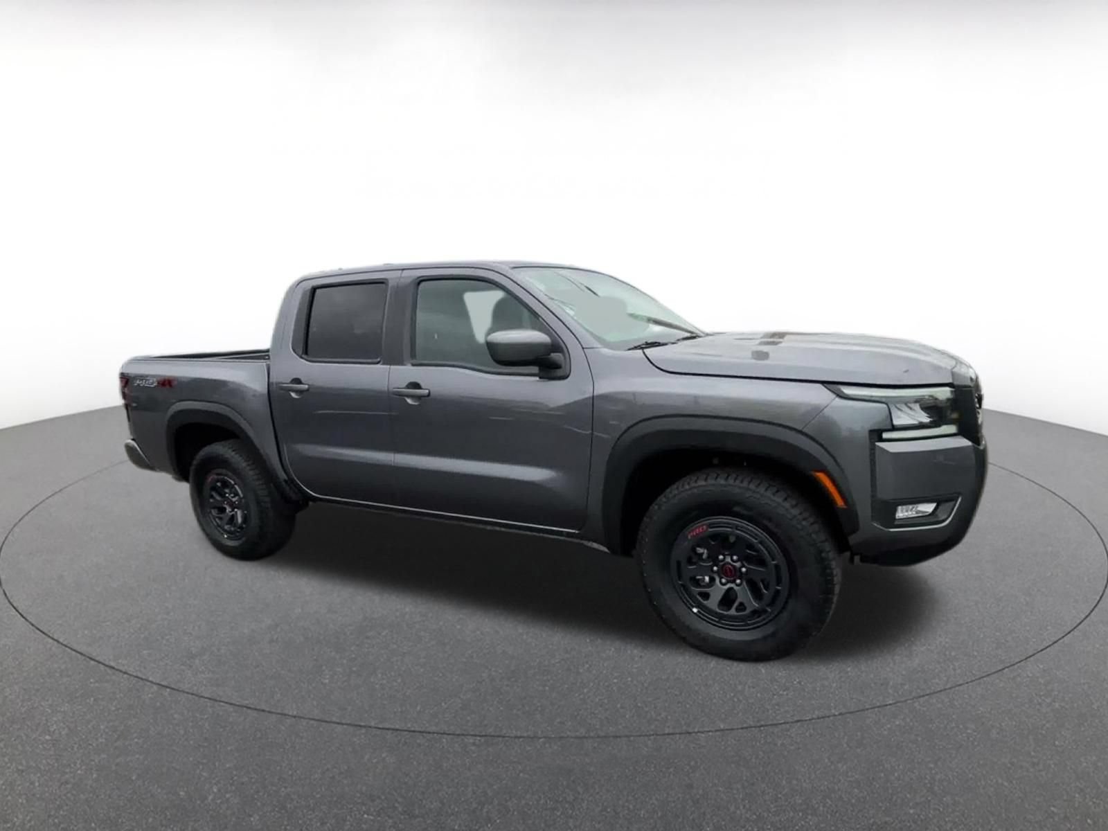 Used 2026 Nissan Frontier PRO-4X AWD/4WD image 2
