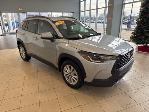 Used 2022 Toyota Corolla Cross LE image 5