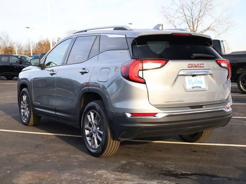 Used 2024 GMC Terrain SLT image 6