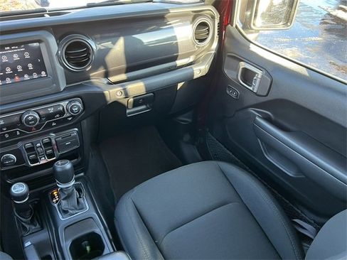 Certified 2022 Jeep Gladiator Sport image 36