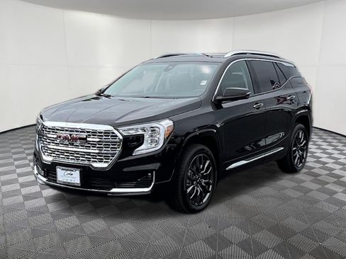 Used 2024 GMC Terrain Denali w/ Black Diamond Edition AWD/4WD image 3