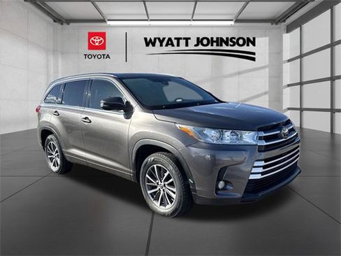 Used 2018 Toyota Highlander XLE image 7