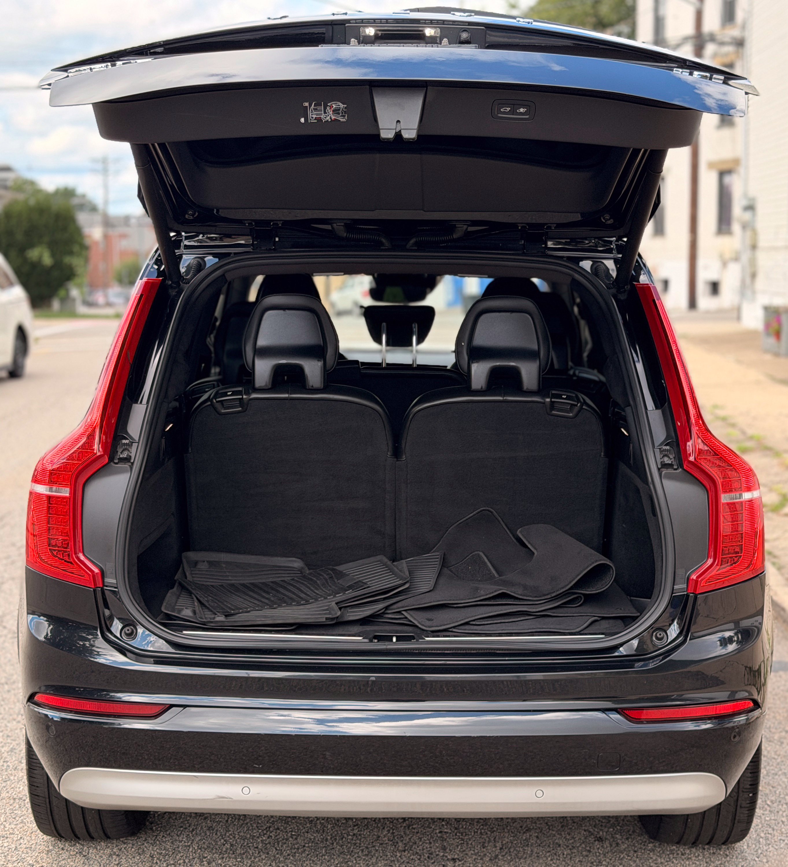 Used 2022 Volvo XC90 T5 Momentum w/ Climate Package AWD/4WD image 7