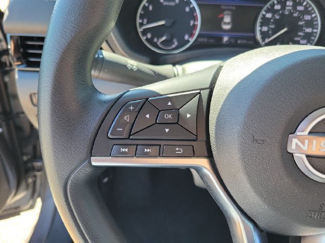 Used 2025 Nissan Sentra SV FWD image 15