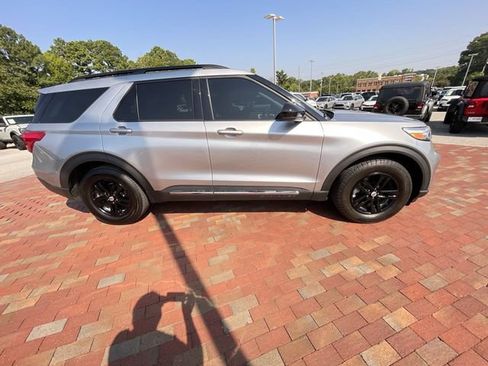 Used 2023 Ford Explorer XLT RWD image 37
